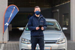 Un professionnel reprend votre voiture vendre sa voiture à un particulier