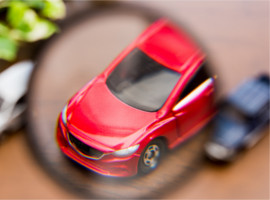 Voiture sous la loupe